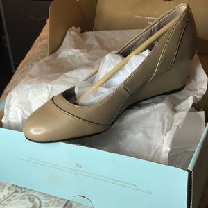 Life Stride Soft System Wedge Heel - Size 7 1/2 M